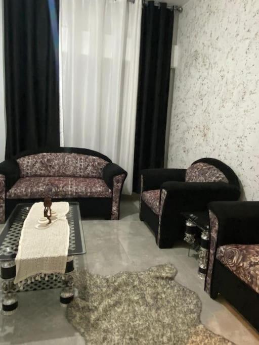 Cozy Flat, Airport Apartment *